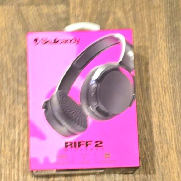 Skull Candy Riff 2 Wireless Headphones - Picture 10 of 10